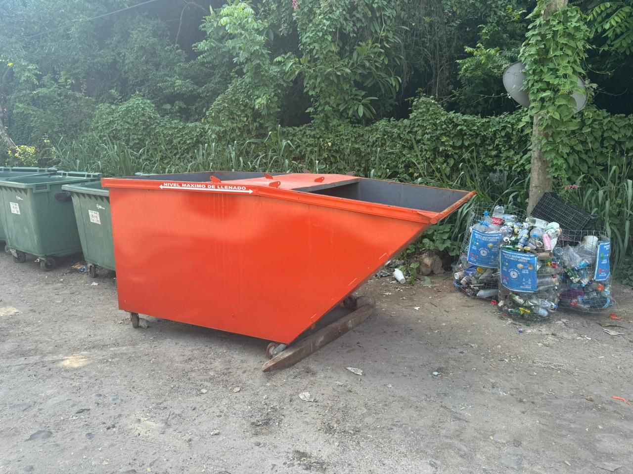Inicia la instalación paulatina de 100 contenedores de basura por parte ...