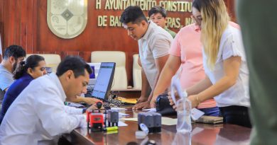 Héctor Santana y Navarro Quintero facilitan expedición de licencias en Valle de Banderas