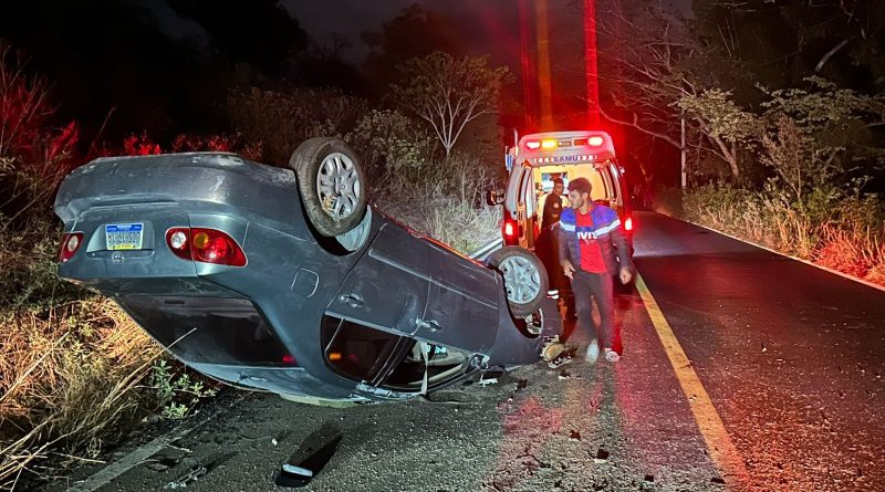 ​ Vuelva en su automóvil sobre carretera 200 Cabo Corrientes