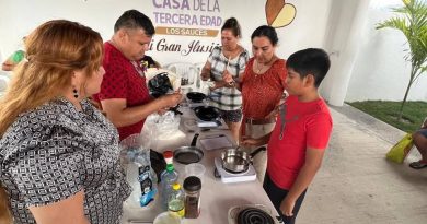 Realizan curso de elaboración de velas en San Juan Papachula