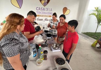 Realizan curso de elaboración de velas en San Juan Papachula