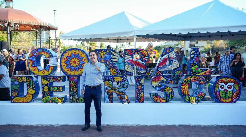 Inaugura Héctor Santana Plaza Pública en Corral del Risco