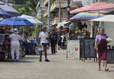 Comerciantes ambulantes no ven aumento en ventas en esta etapa