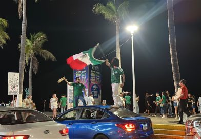 Euforia en el Malecón: vallartenses y turistas celebran triunfo de México