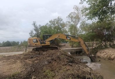 Atienden zonas rurales con trabajos de desazolve y rehabilitación de caminos