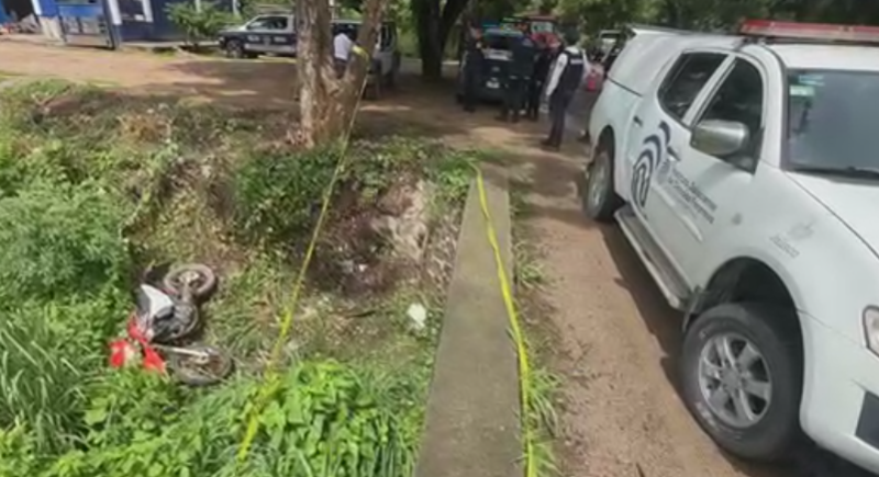 Muere motociclista tras derrapar y caer a un canal en la carretera a Las Palmas