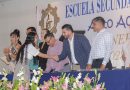 Apadrina arquitecto Luis Munguía a graduados de secundarias técnicas