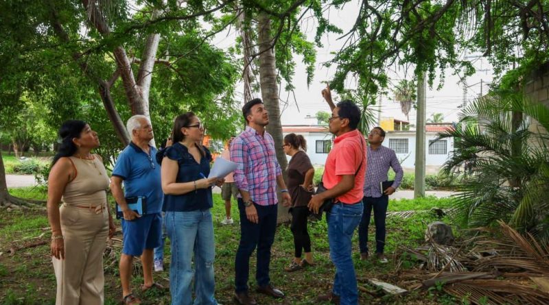 Diálogo y atención directa: Israel Santillán escucha a vecinos de Costa Coral