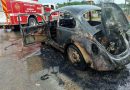 Se incendia  Volkswagen Sedán sobre avenida México