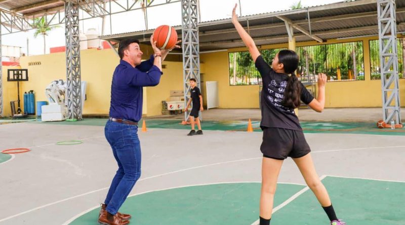 Respalda Israel Santillán a jóvenes basquetbolistas rumbo al nacional de Minibasket 2026