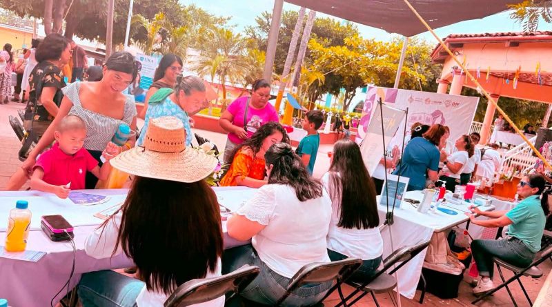 Caravana de la Mujer llevó apoyos y oportunidades para las mujeres de San Vicente