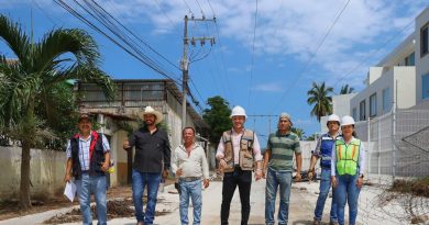 Supervisa Israel Santillán pavimentación de la calle Cleofas Salazar en Bucerías