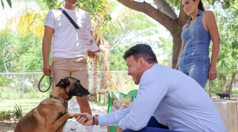 Israel Santillán fortalece el bienestar animal con más adopciones responsables