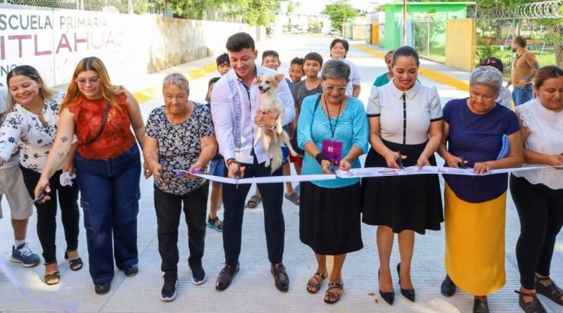 Inaugura Israel Santillán la calle Santa Isabel del Fraccionamiento La Misión