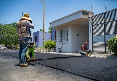 Gobierno de Bahía de Banderas atiende vialidades de Valle Dorado
