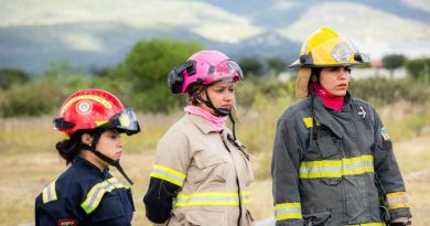 Bomberas de Puerto Vallarta participan en simposio nacional de capacitación en Querétaro