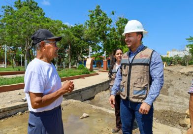 Supervisa Israel Santillán avance de la obra de la calle Hidalgo en Punta de Mita