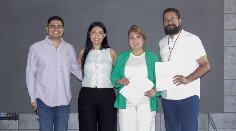 Capacitan a personal del Ayuntamiento de Puerto Vallarta en atención ciudadana