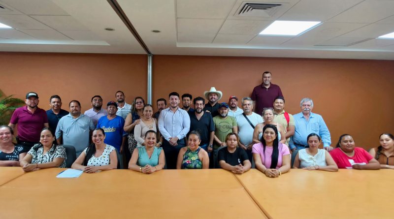Israel Santillán impulsa trabajo coordinado con autoridades auxiliares