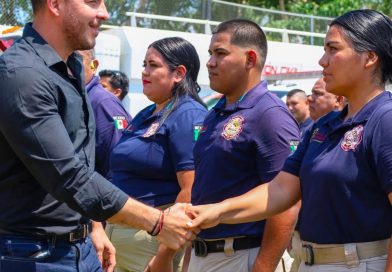 Gobierno de Bahía de Banderas reconoce la labor de sus bomberos