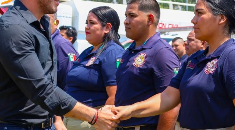 Gobierno de Bahía de Banderas reconoce la labor de sus bomberos