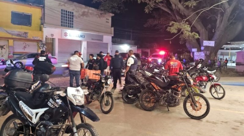 Llama Gobierno de Bahía de Banderas a motociclistas a usar siempre el casco