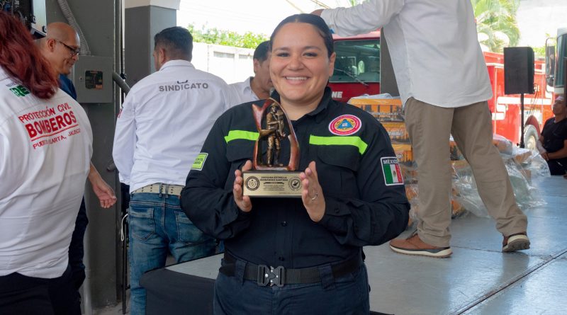 “Nací para ser bombera”: Jhovana Estrella encontró su vocación en el servicio a los demás