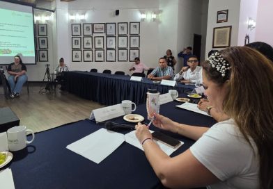Más de 26 mil estudiantes de Puerto Vallarta recibirán uniformes, útiles y calzado
