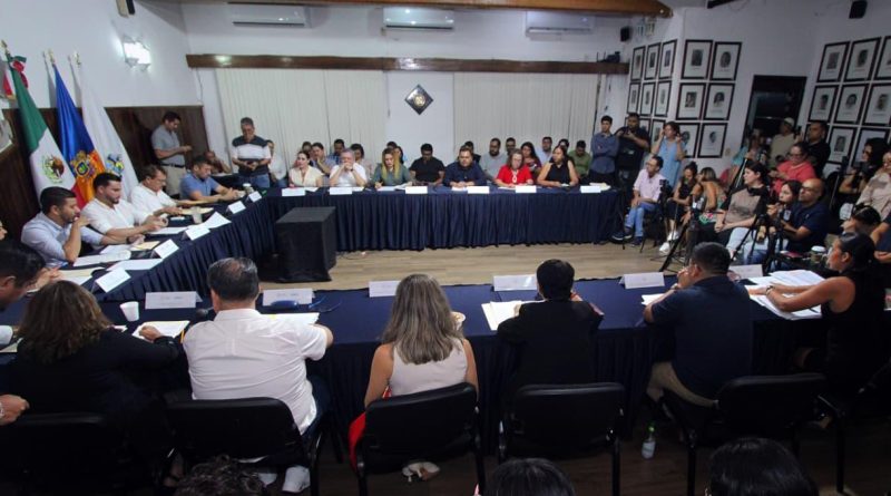 Alcalde Munguía logra consenso para eficientar nómina y fortalecer sus servicios