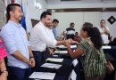 Entrega Luis Munguía contratos de concesión a locatarios del Mercado Las Américas Entrega Luis Munguía contratos de concesión a locatarios del Mercado Las Américas