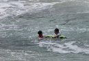 Rescatan a turista tras ingresar al mar en Playa Conchas Chinas