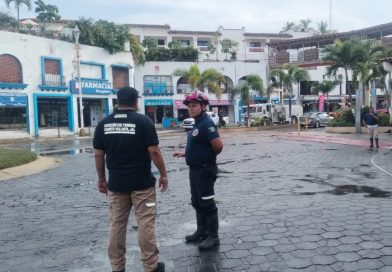 Refuerzan desazolve y bombeo en Las Glorias para prevenir nuevas inundaciones