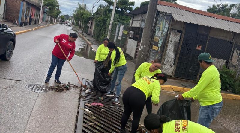 SISEP refuerza limpieza de bocas de tormenta