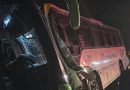 Cerraron la carretera 200 tras choque frontal de autobuses