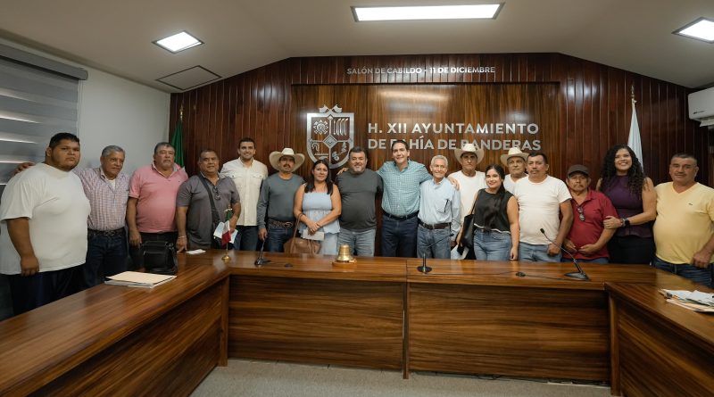 Héctor Santana refrenda compromiso con los ejidos