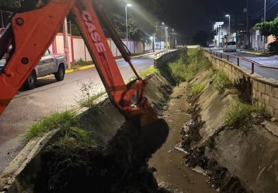 Atiende Protección Civil de Bahía de Banderas canal Pluvial en Valle Dorado
