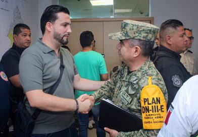 Restablecen servicios y actividades en Puerto Vallarta