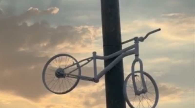 Colocan Bicicleta Blanca en memoria de Alexa y exigen justicia