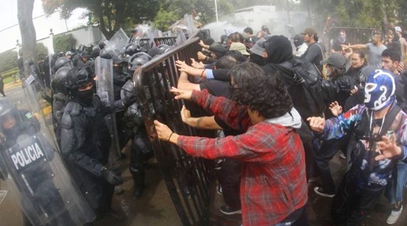 Protesta por agua limpia en Guadalajara termina en enfrentamientos