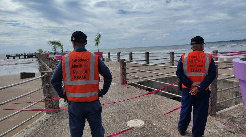 Siguen cerrados los tres puertos al interior de la Bahía de Banderas por efectos del huracán Simon