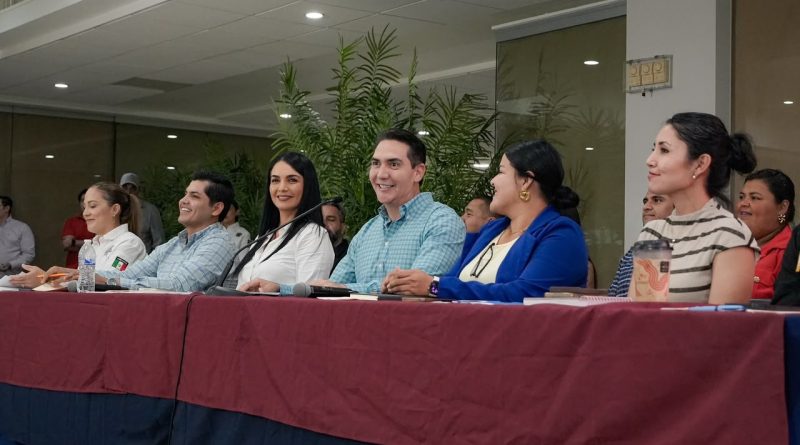 Héctor Santana presenta resultados y anuncia nuevas obras para Bahía de Banderas