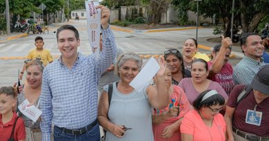 Inaugura Héctor Santana la calle de ingreso al Fraccionamiento Las Conchas