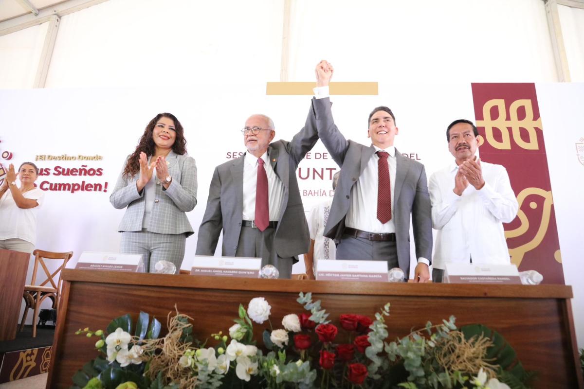 Toma Protesta Presidente Municipal de Bahía de Banderas Héctor Santana 2024-2027 