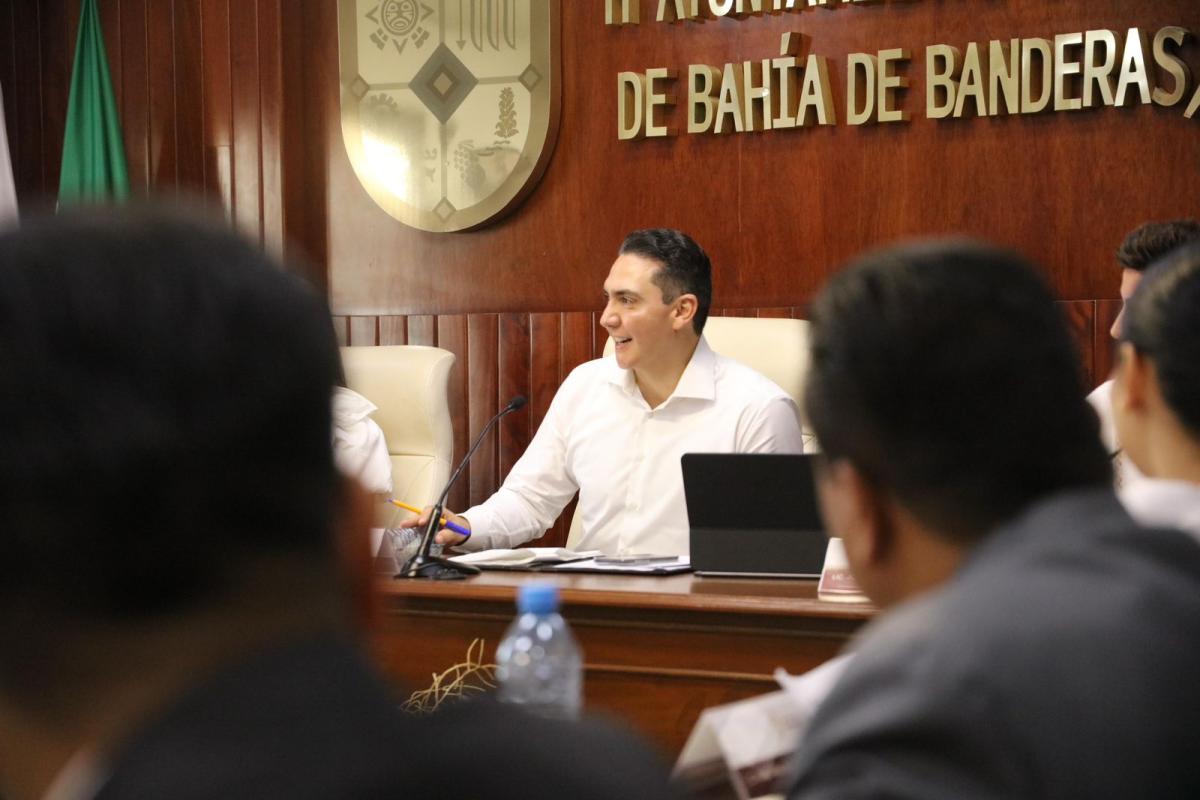 Toma Protesta Presidente Municipal de Bahía de Banderas Héctor Santana 2024-2027 