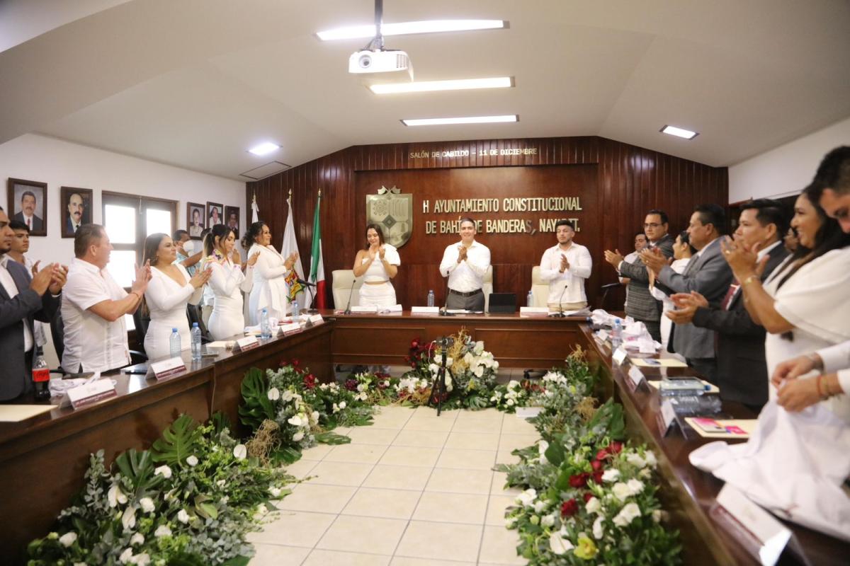 Toma Protesta Presidente Municipal de Bahía de Banderas Héctor Santana 2024-2027 