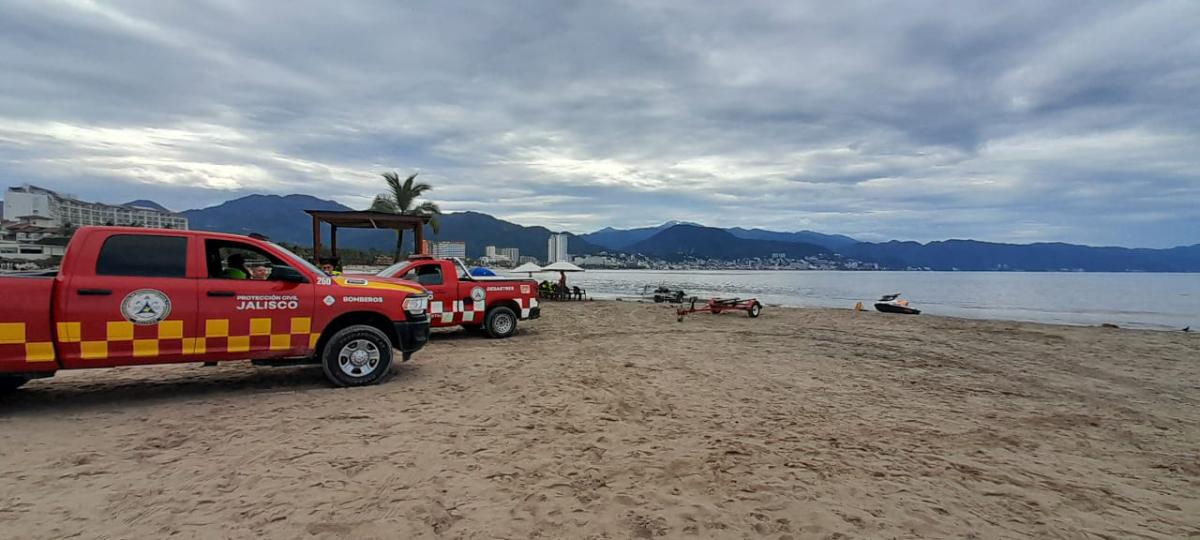 Búsqueda de menor en playa Holy Pc y Bomberos Guardavidas Puerto Vallarta 